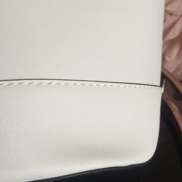 Bucket Bag - Picture 6 of 7